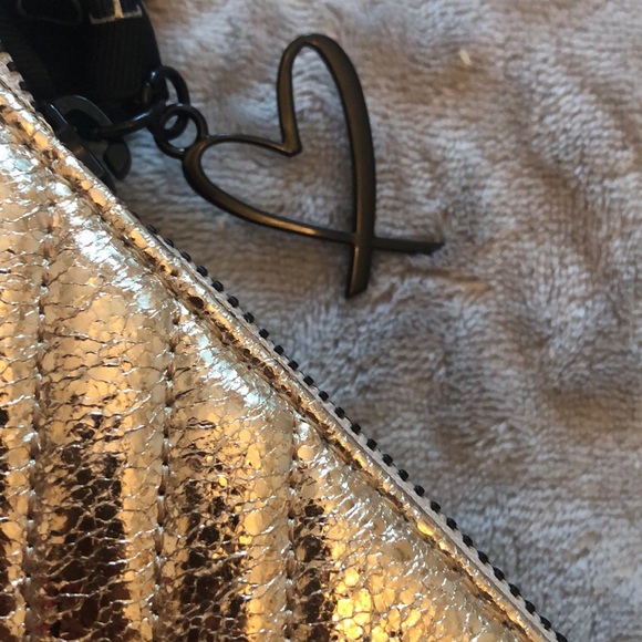 Victoria’s Secret cross body bag 🖤💛 - Picture 2 of 9